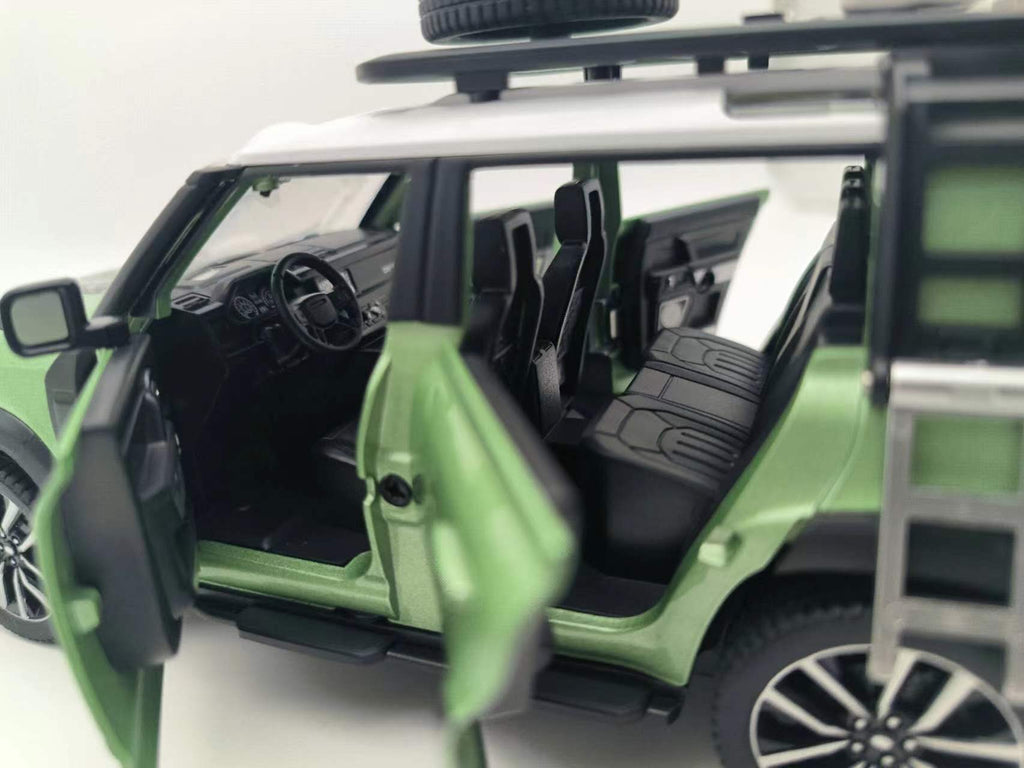 Qiyi 1:24 Scale Licensed Land Rover Defender Die-Cast Alloy Model Toy with Roof Accessories - Removable Fuel Cap, Foldable Mirrors, Opening Doors, Sound & Light, Pull-Back Function, Shock Absorption & Horn - Official Off-Road Vehicle Collection