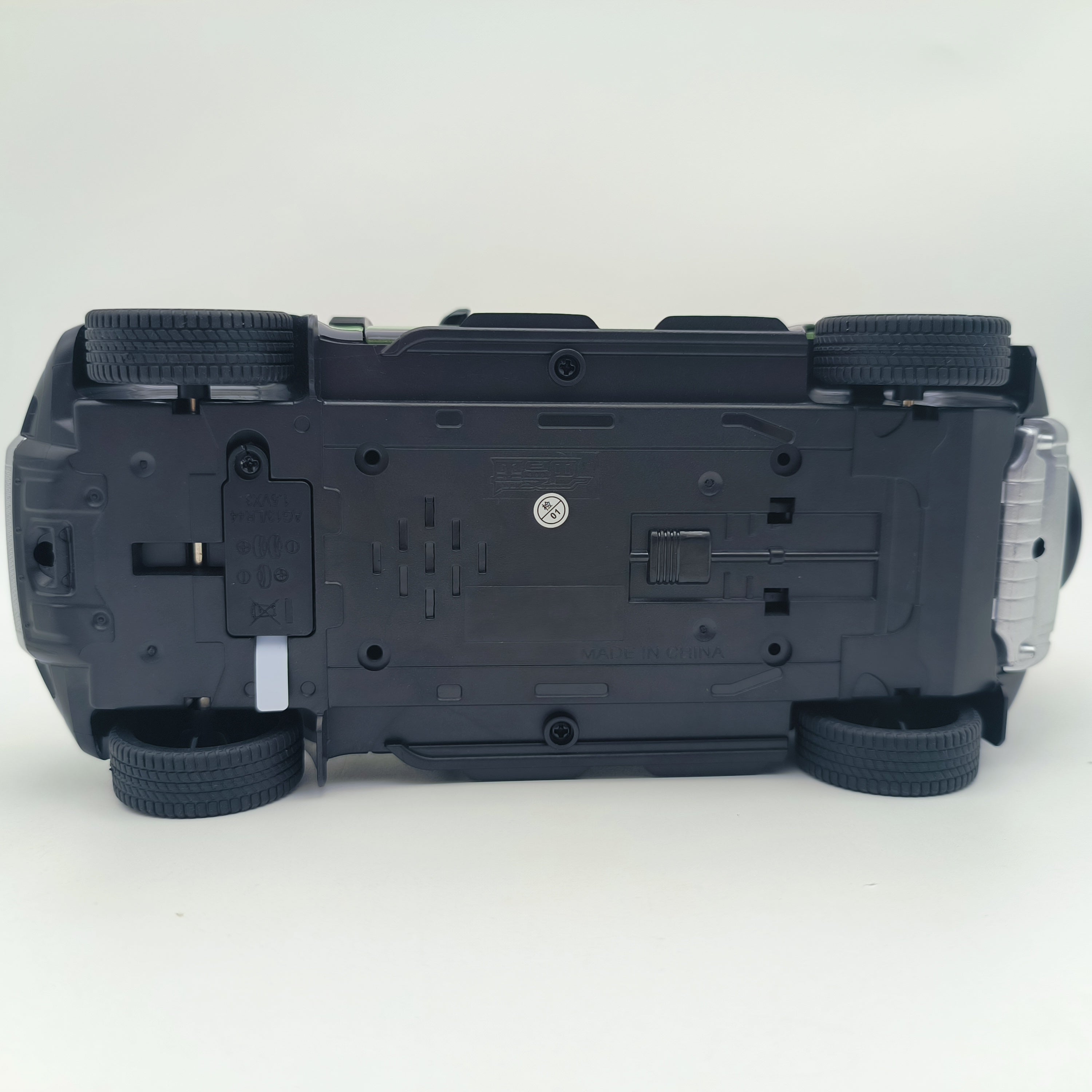 Qiyi 1:24 Scale Licensed Land Rover Defender Die-Cast Alloy Model Toy with Roof Accessories - Removable Fuel Cap, Foldable Mirrors, Opening Doors, Sound & Light, Pull-Back Function, Shock Absorption & Horn - Official Off-Road Vehicle Collection