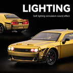 Chezhi 1:24 Chrome Edition Die-Cast Alloy Model - Compatible with Dodge Hellcat Muscle Car - Feature-Packed with Opening Doors, Realistic Sound & Light, Pull-Back Action, Shock Absorption, Steering & Horn