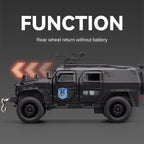 Vehículo blindado policial Dongfeng Mengshi Chezhi a escala 1:32, modelo de aleación fundida a presión. Cabrestante retráctil, puertas que se abren, sonido e iluminación, función de retroceso. Colección de vehículos policiales.