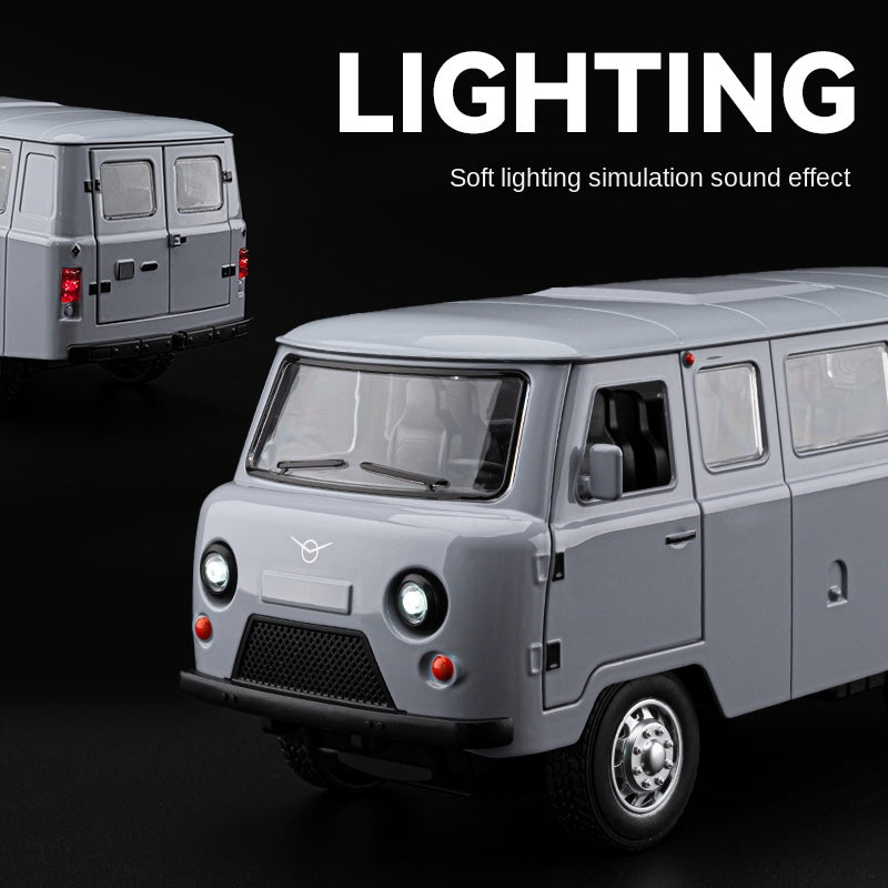 Chezhi 1:18 Die-Cast Alloy UAZ “Patriot” / “Hunter” Model - Russian Off-Road SUV with Opening Doors, Sound & Light, Pull-Back, Shock Absorption, Openable Roof & Foldable Mirrors