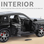 Juguete modelo Jinglifang de aleación fundida a presión a escala 1:32 compatible con Rolls-Royce Cullinan. Puertas que se abren, sonido e iluminación, función de retroceso con paraguas. Colección SUV de lujo.