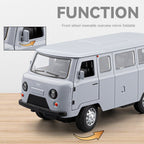 Chezhi 1:18 Die-Cast Alloy UAZ “Patriot” / “Hunter” Model - Russian Off-Road SUV with Opening Doors, Sound & Light, Pull-Back, Shock Absorption, Openable Roof & Foldable Mirrors